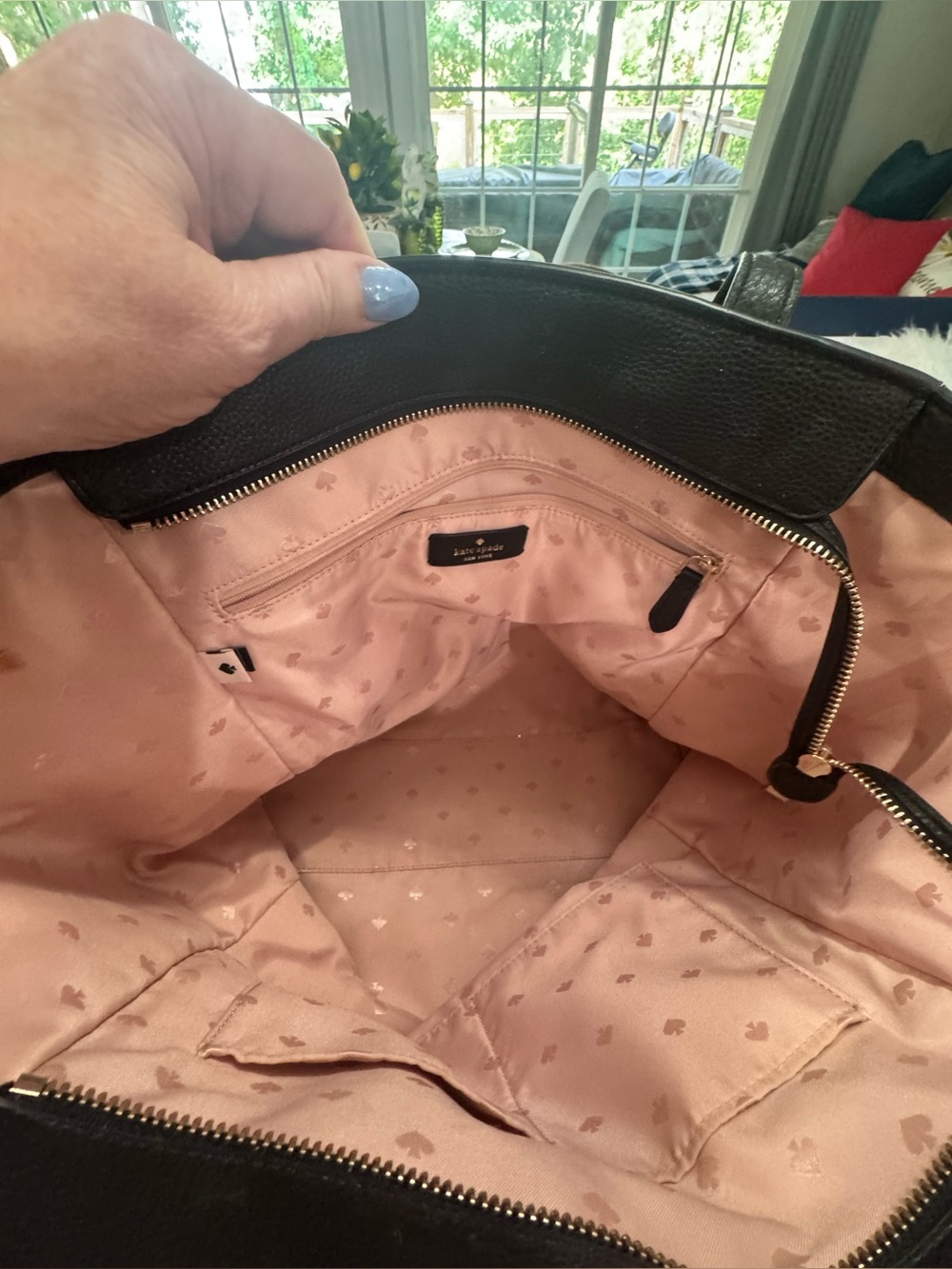 Kate Spade Classic Black Tote Bag with Gold Accent - Picture 8 of 13